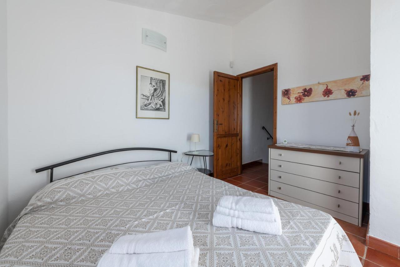 Damiano Holiday House Porto Columbu - Perd'E Sali Εξωτερικό φωτογραφία